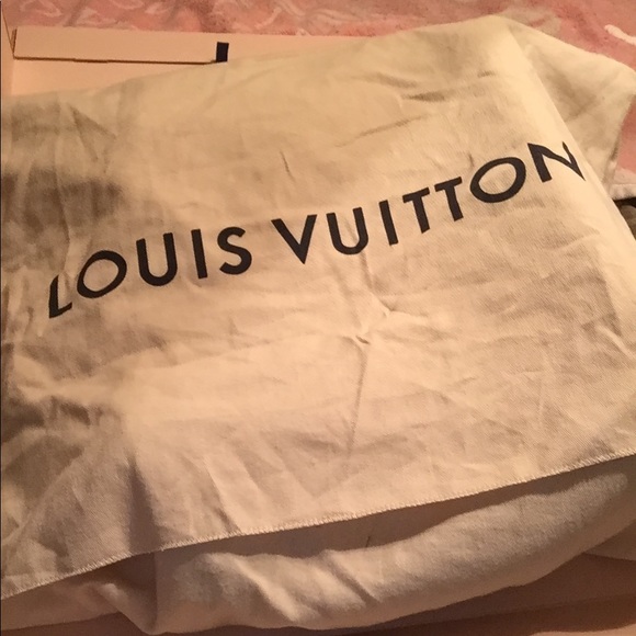 Woman Louis Vuitton - Picture 5 of 8